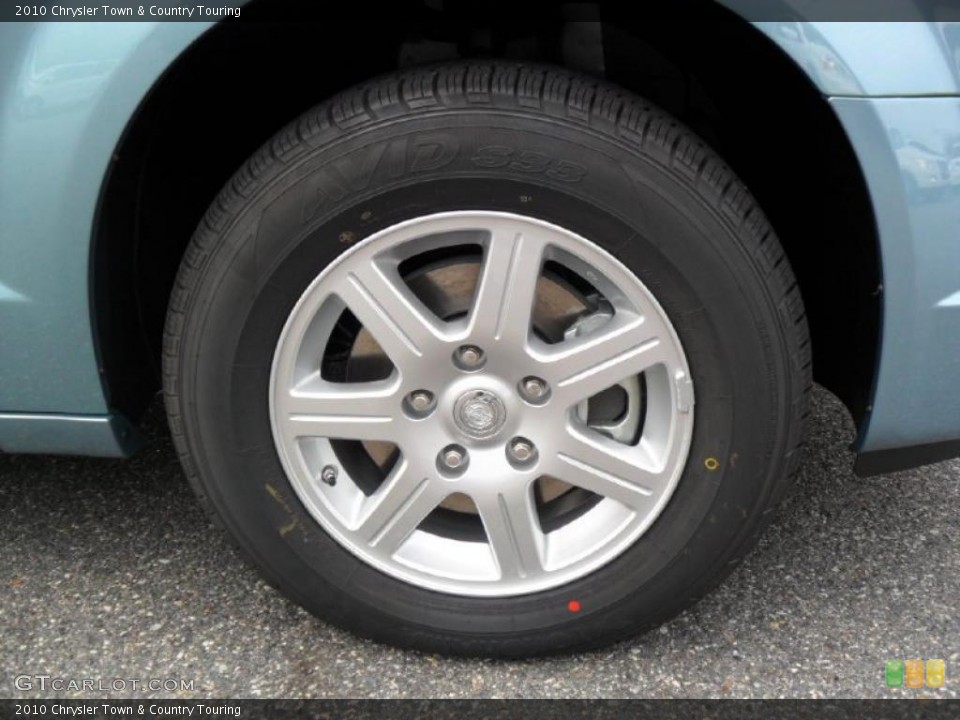 2010 Chrysler Town & Country Touring Wheel and Tire Photo #38940578