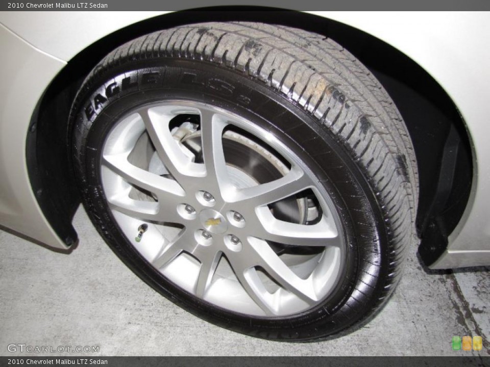 2010 Chevrolet Malibu LTZ Sedan Wheel and Tire Photo #38987749
