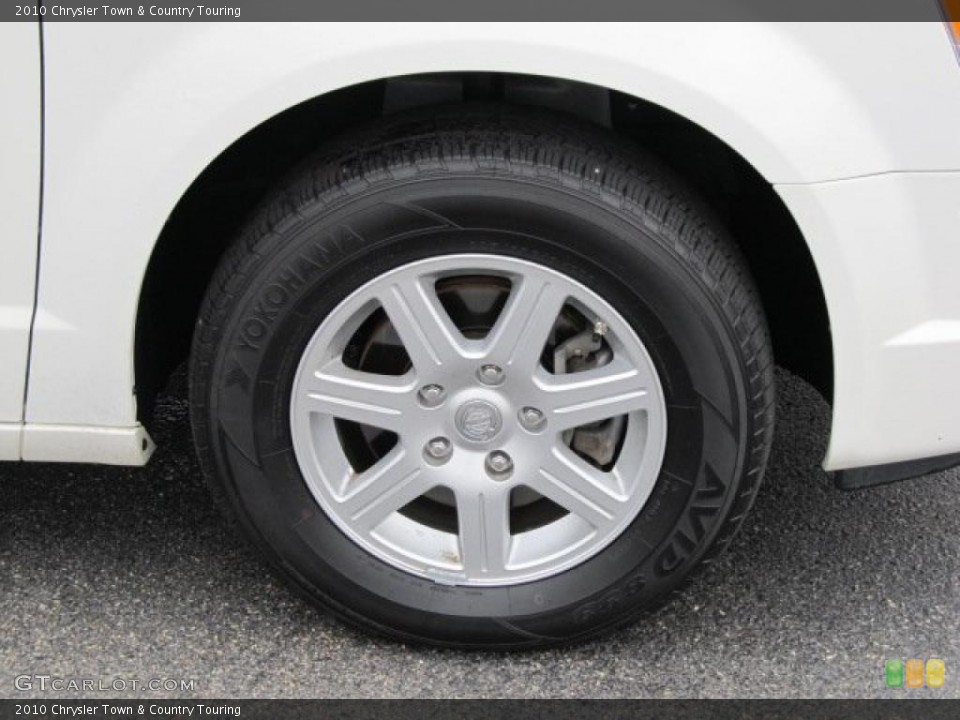 2010 Chrysler Town & Country Touring Wheel and Tire Photo #38999338