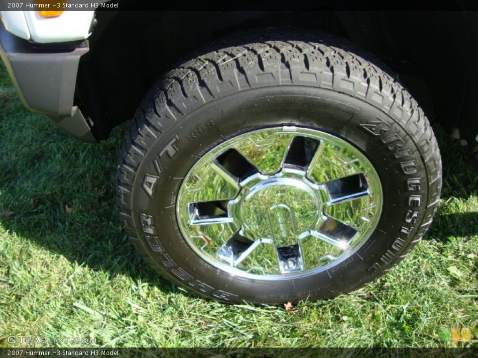 2007 Hummer H3  Wheel and Tire Photo #39020387