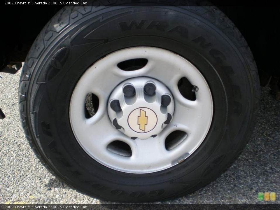 2002 Chevrolet Silverado 2500 LS Extended Cab Wheel and Tire Photo #39027219