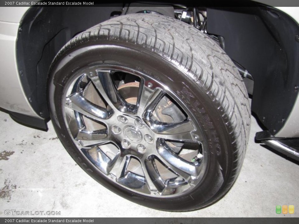 2007 Cadillac Escalade  Wheel and Tire Photo #39030019