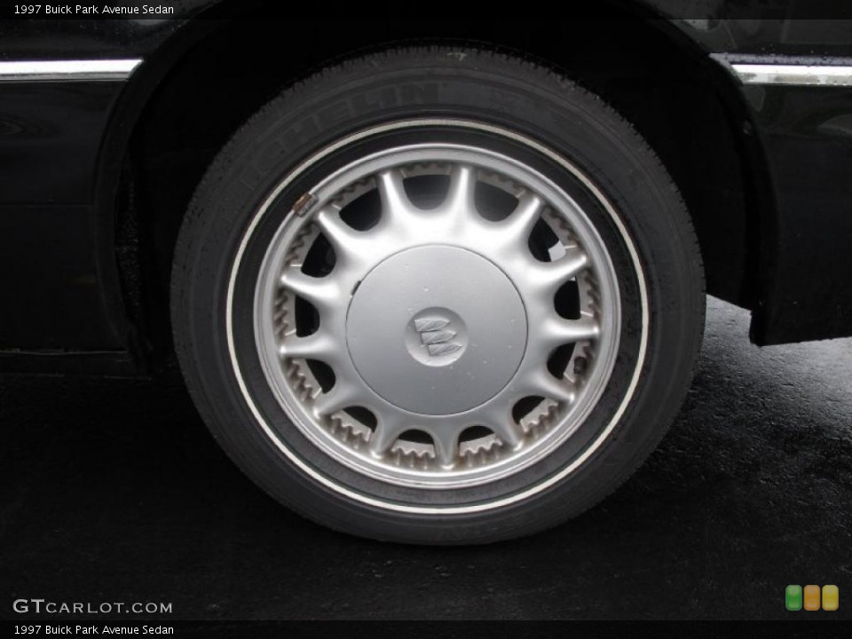 1997 Buick Park Avenue Sedan Wheel and Tire Photo #39051548