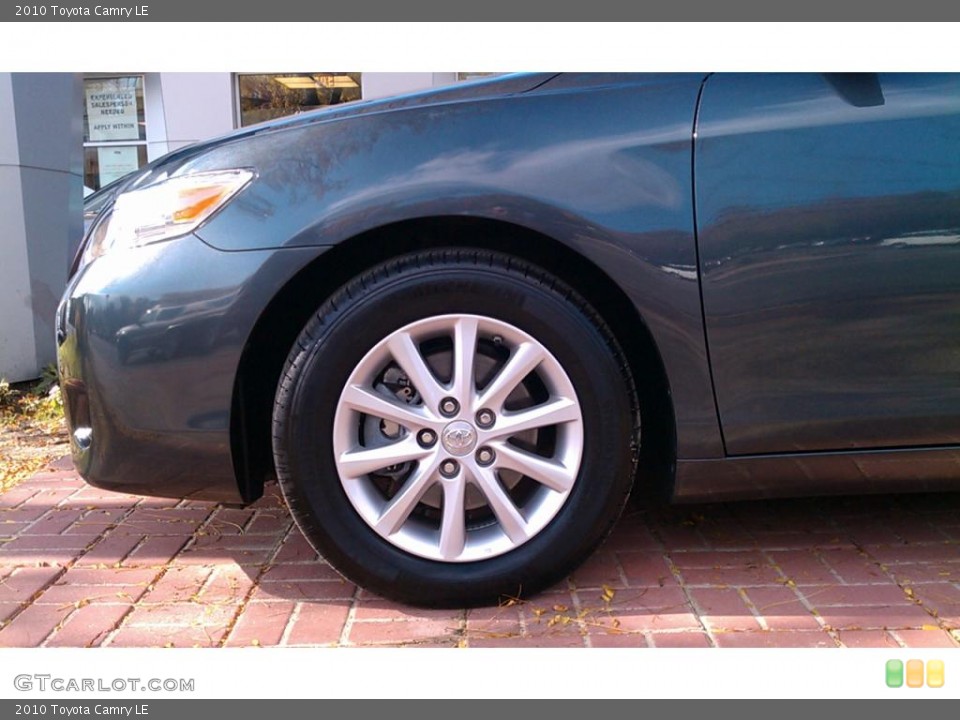 2010 Toyota Camry LE Wheel and Tire Photo #39052892