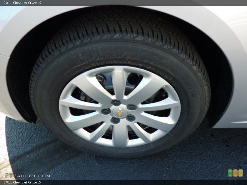 2011 Chevrolet Cruze LS Wheel and Tire Photo #39077567