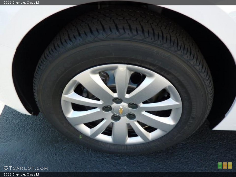 2011 Chevrolet Cruze LS Wheel and Tire Photo #39082073