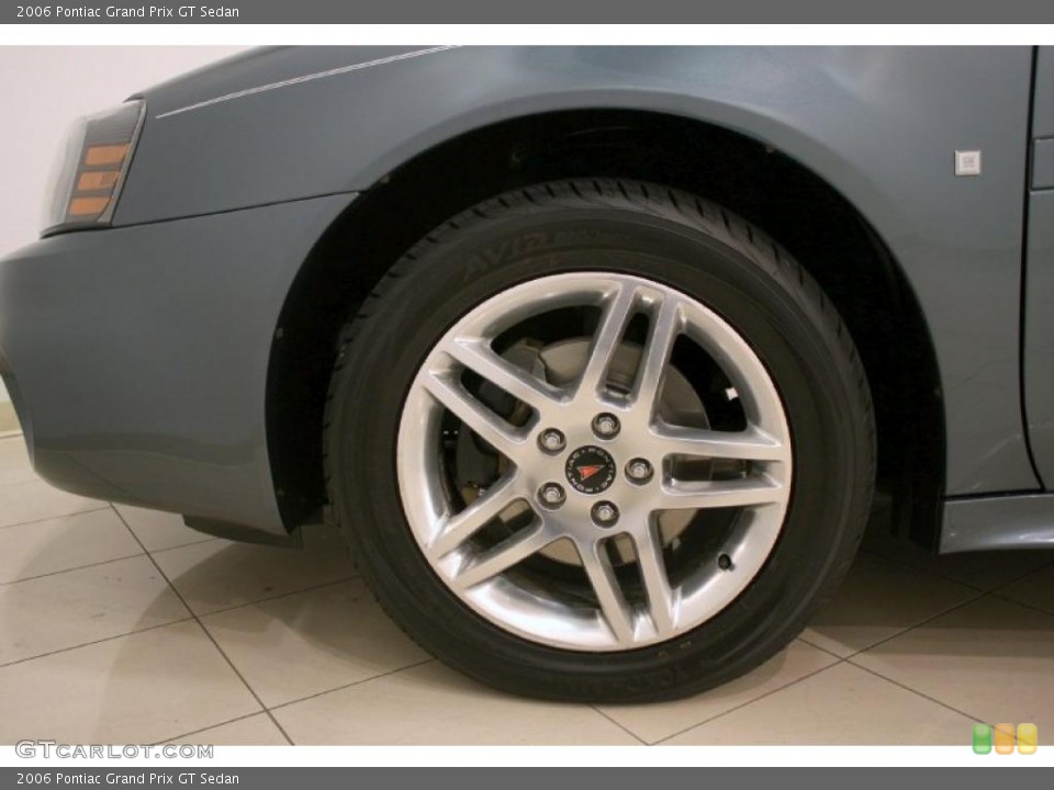 2006 Pontiac Grand Prix GT Sedan Wheel and Tire Photo #39088830