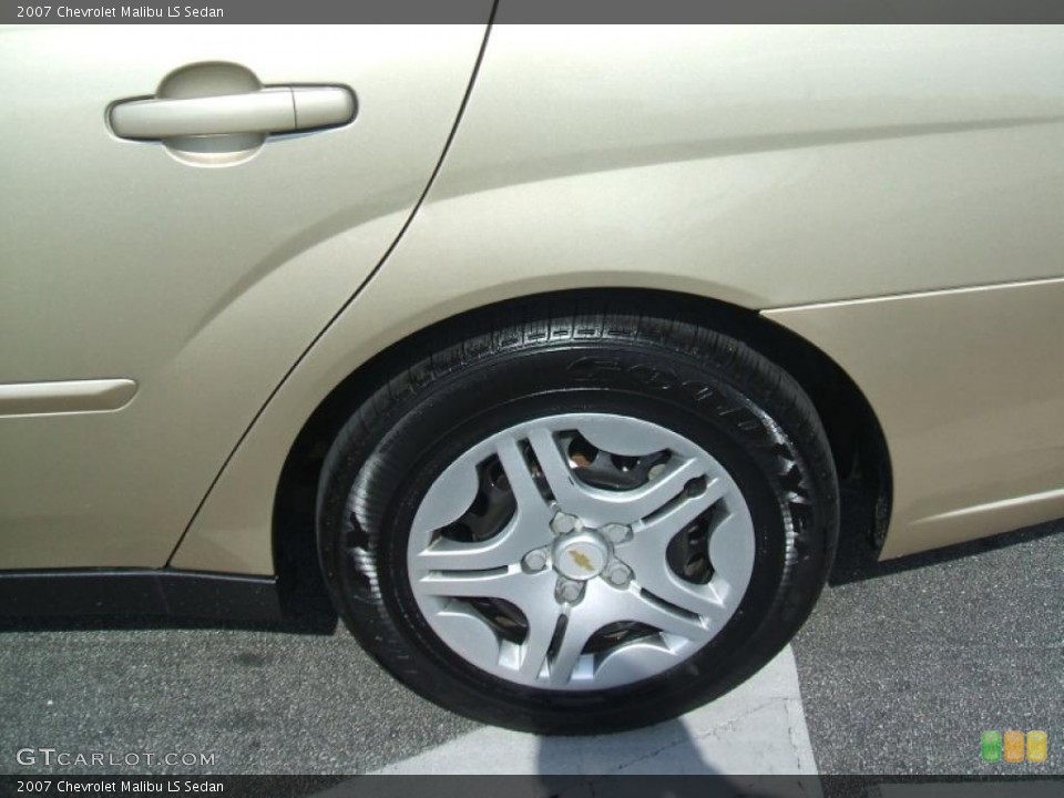 2007 Chevrolet Malibu LS Sedan Wheel and Tire Photo #39095898
