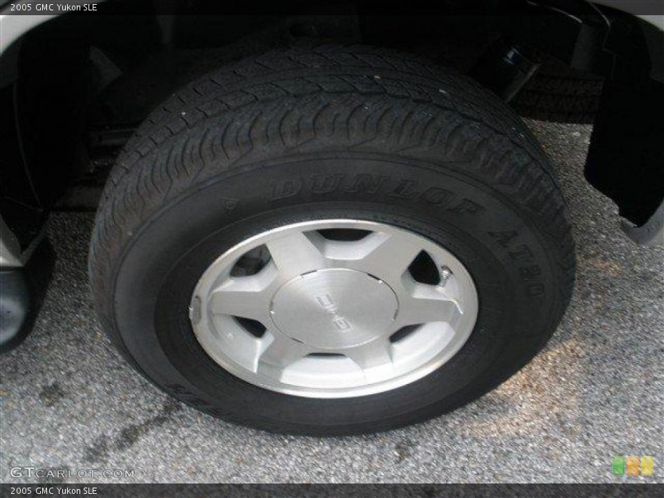 2005 GMC Yukon SLE Wheel and Tire Photo #39108529