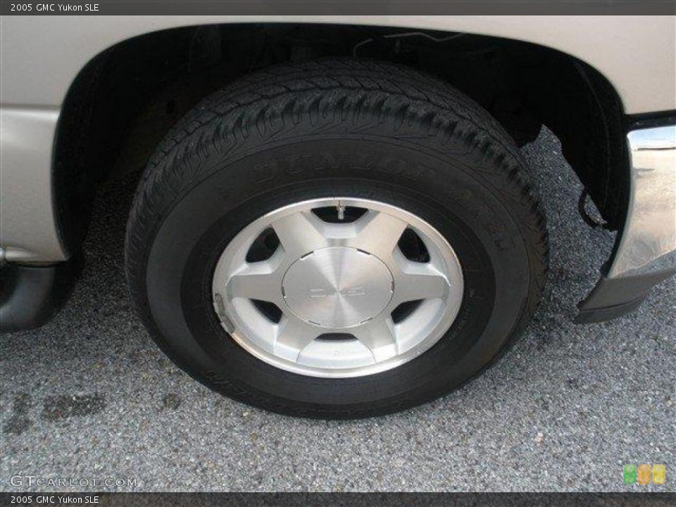 2005 GMC Yukon SLE Wheel and Tire Photo #39108565