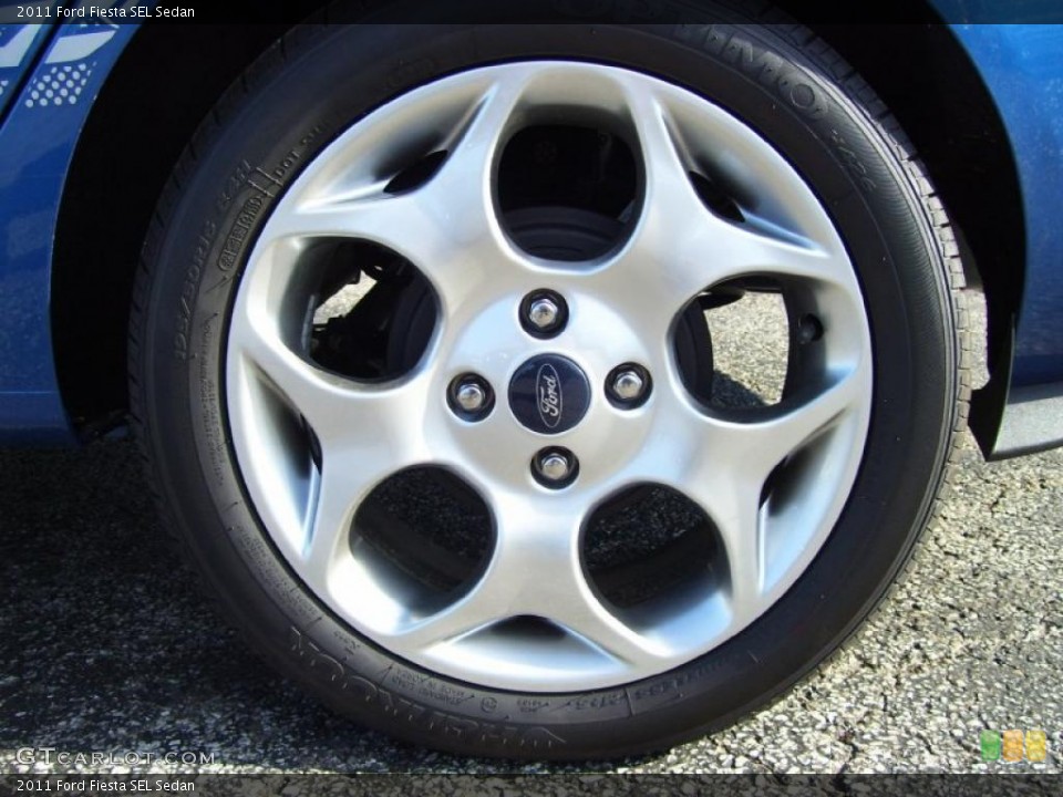 2011 Ford Fiesta SEL Sedan Wheel and Tire Photo #39129383