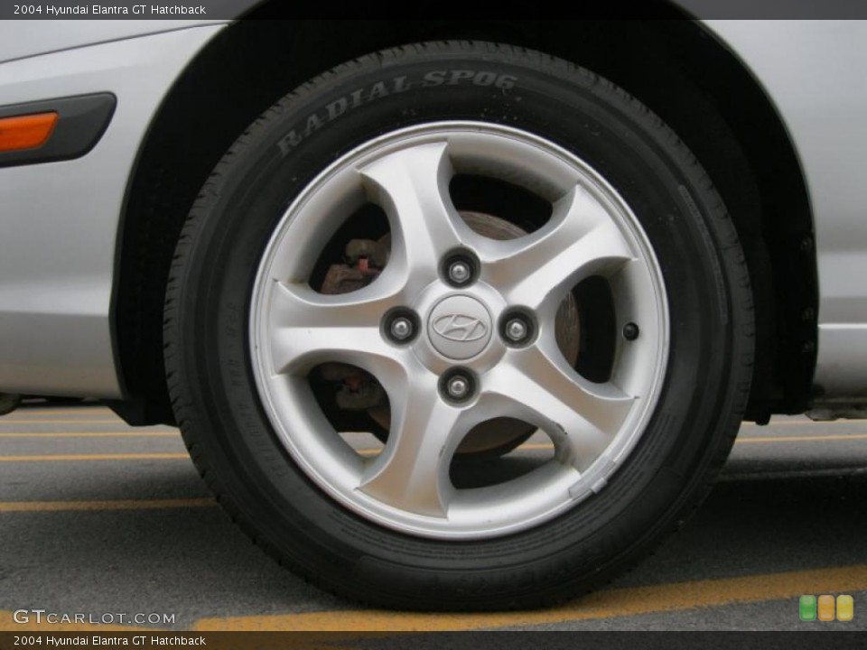2004 Hyundai Elantra GT Hatchback Wheel and Tire Photo #39143646