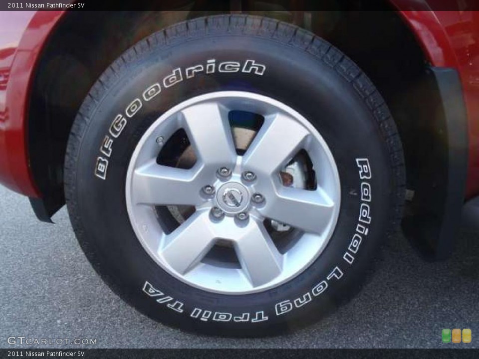 2011 Nissan Pathfinder SV Wheel and Tire Photo #39150389