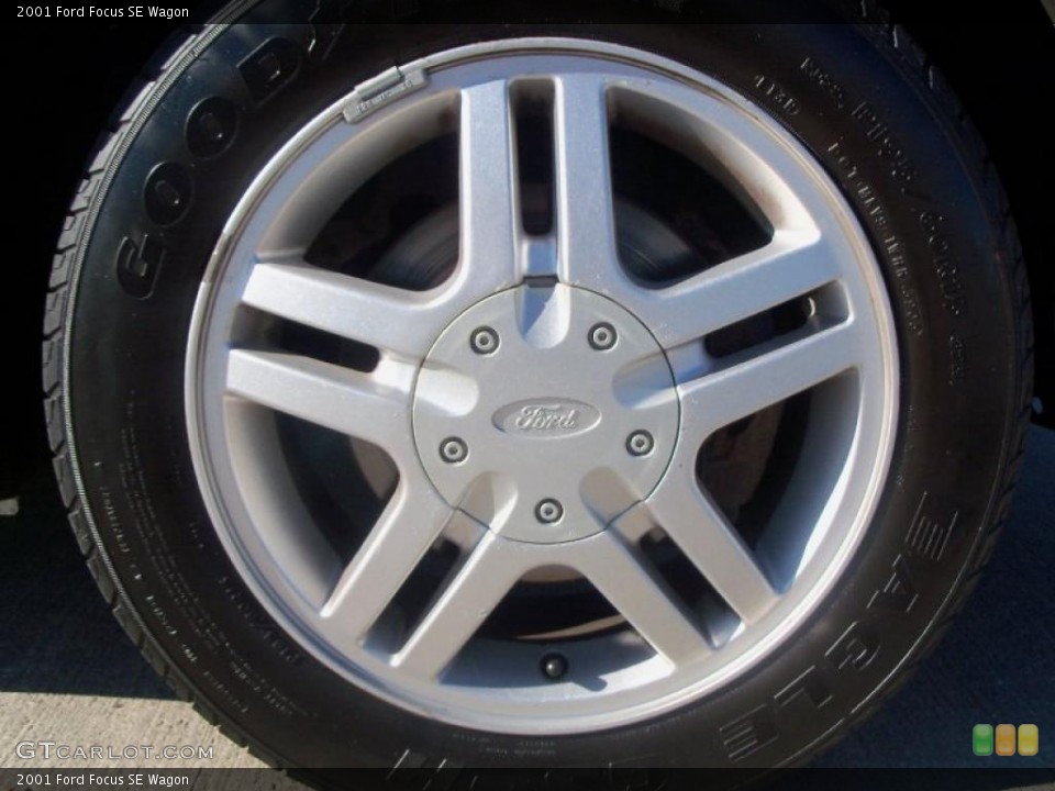 2001 Ford Focus SE Wagon Wheel and Tire Photo #39169414
