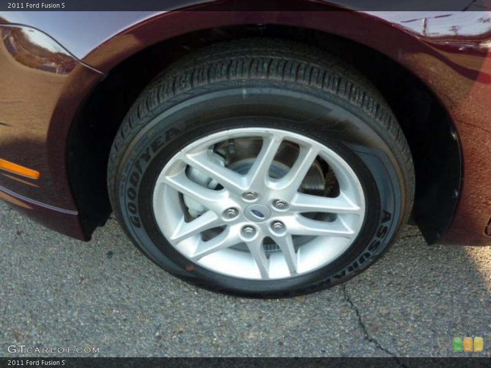 2011 Ford Fusion S Wheel and Tire Photo #39170746