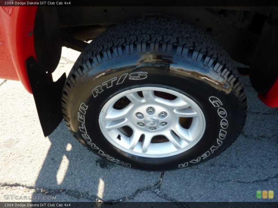 2004 Dodge Dakota SXT Club Cab 4x4 Wheel and Tire Photo #39177215