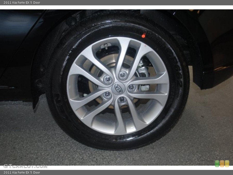 2011 Kia Forte EX 5 Door Wheel and Tire Photo #39197107