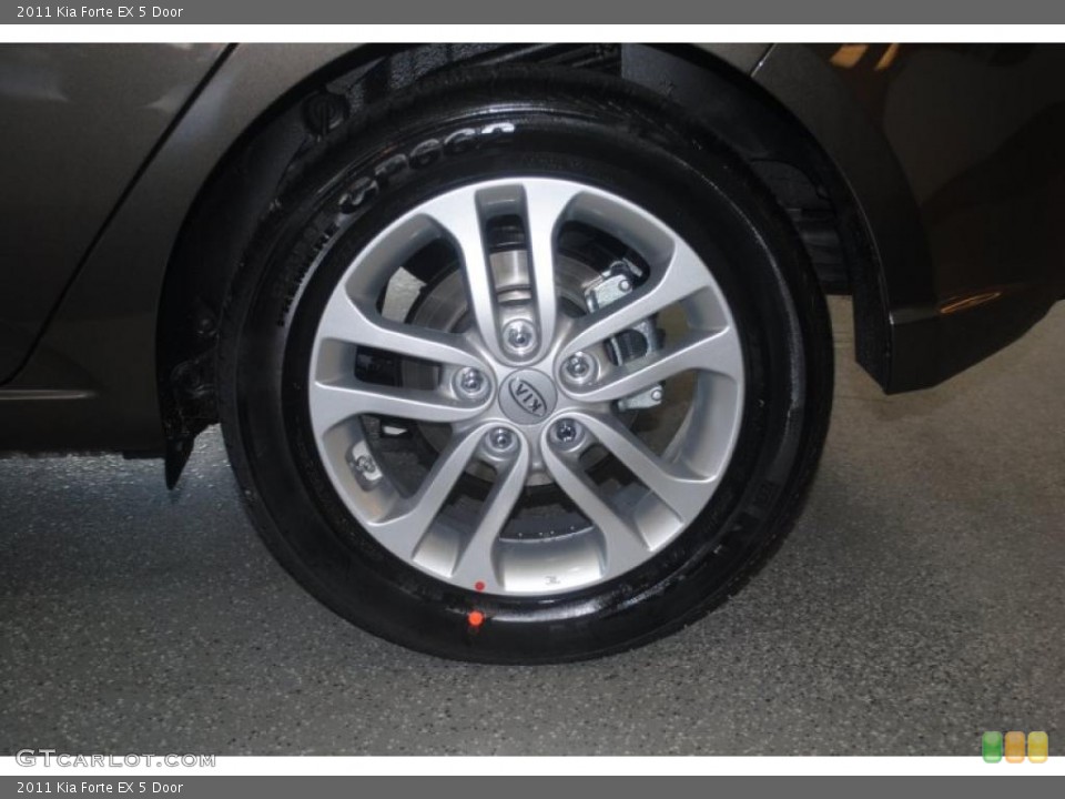 2011 Kia Forte EX 5 Door Wheel and Tire Photo #39197727