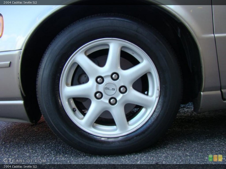 2004 Cadillac Seville SLS Wheel and Tire Photo #39216650