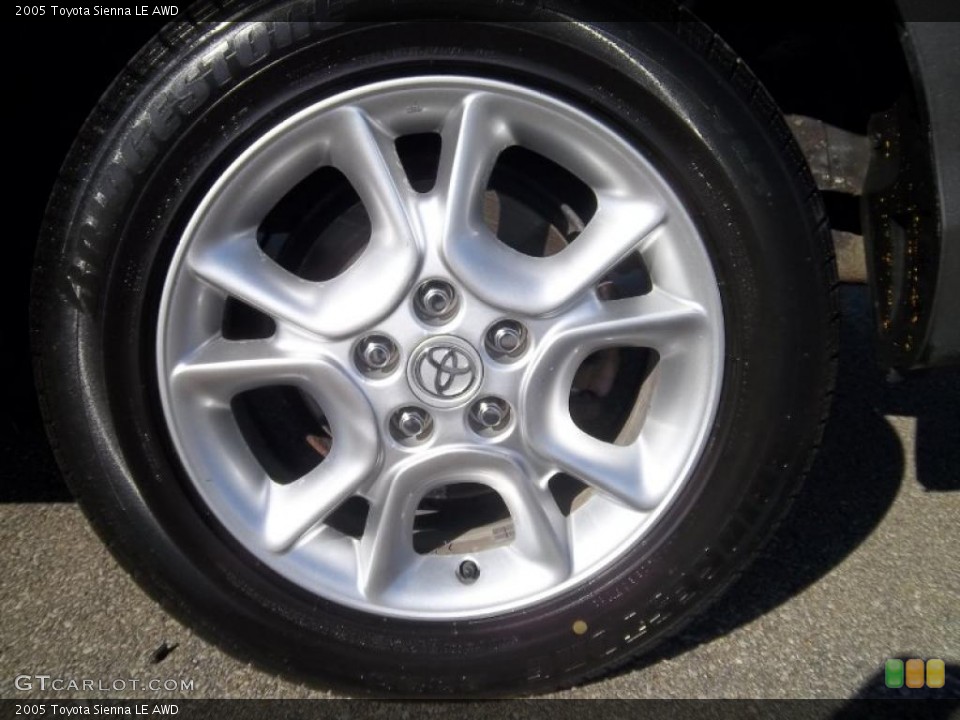 2005 Toyota Sienna LE AWD Wheel and Tire Photo #39236709