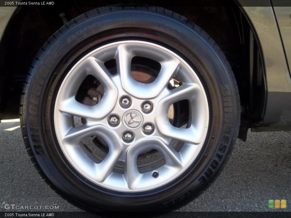 2005 Toyota Sienna LE AWD Wheel and Tire Photo #39236805