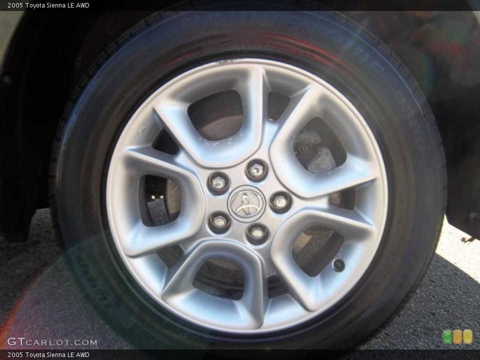 2005 Toyota Sienna LE AWD Wheel and Tire Photo #39236853