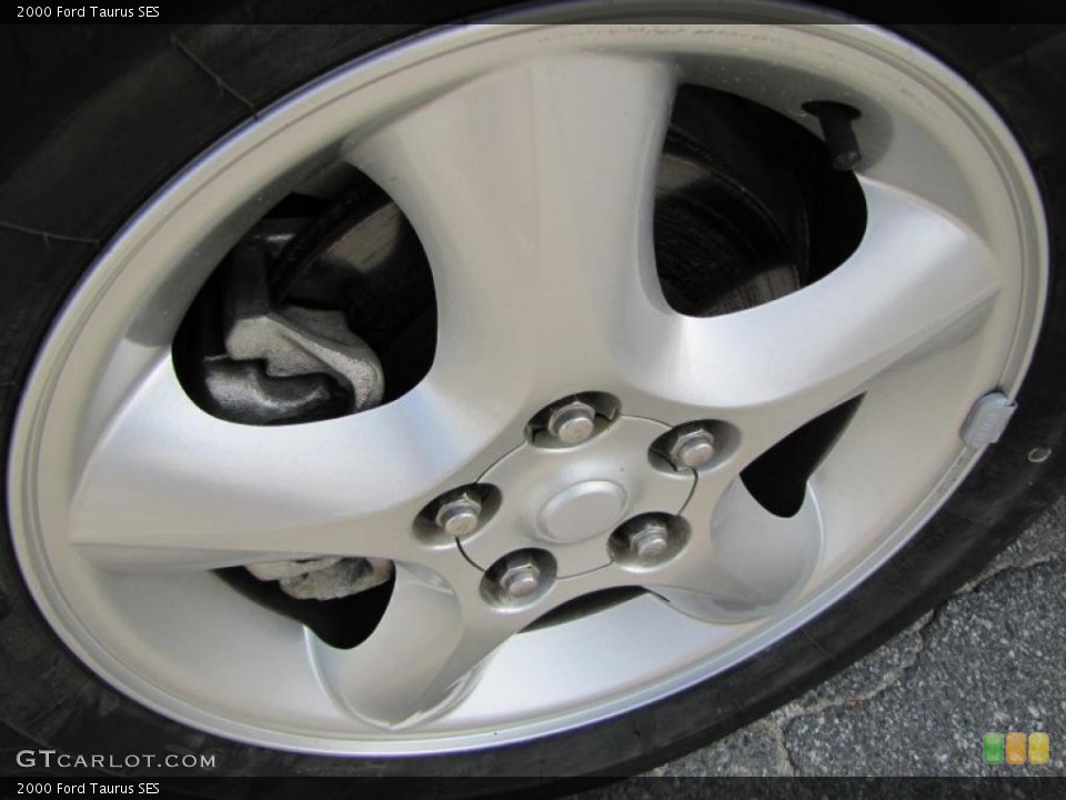 2000 Ford Taurus SES Wheel and Tire Photo #39252541