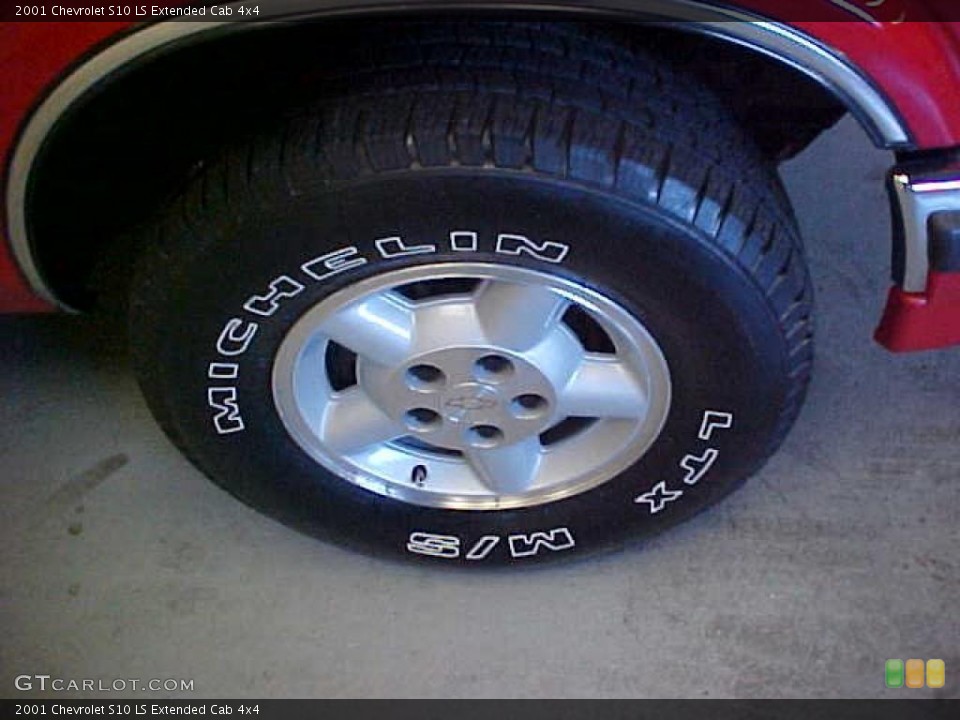 2001 Chevrolet S10 LS Extended Cab 4x4 Wheel and Tire Photo #39262167