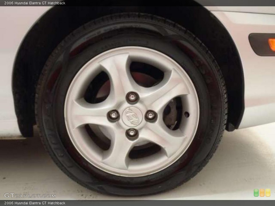 2006 Hyundai Elantra GT Hatchback Wheel and Tire Photo #39264524