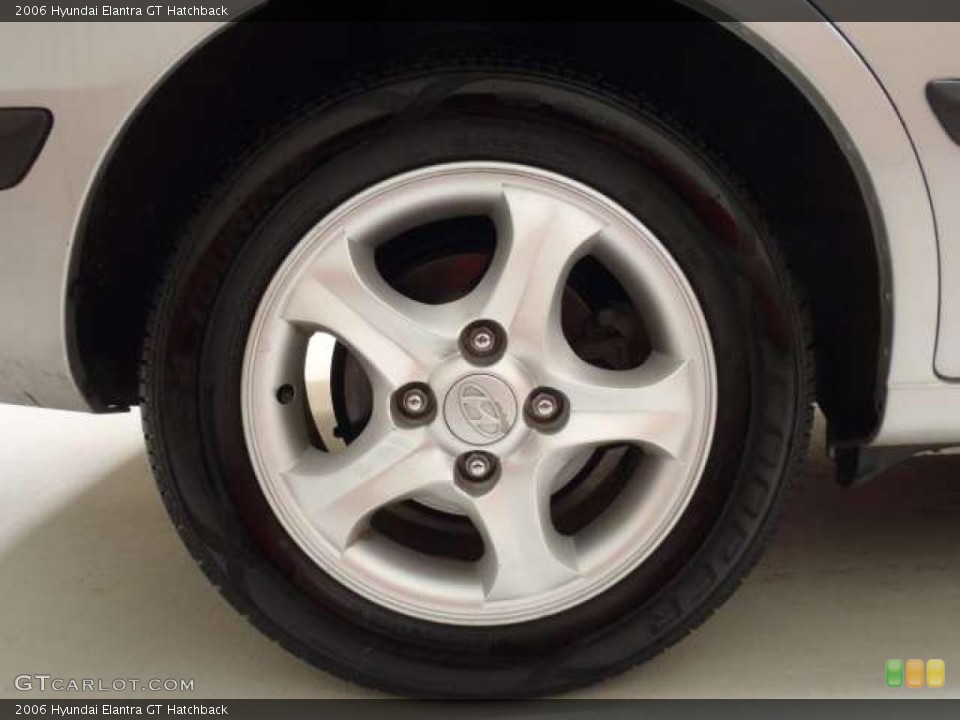 2006 Hyundai Elantra GT Hatchback Wheel and Tire Photo #39264539