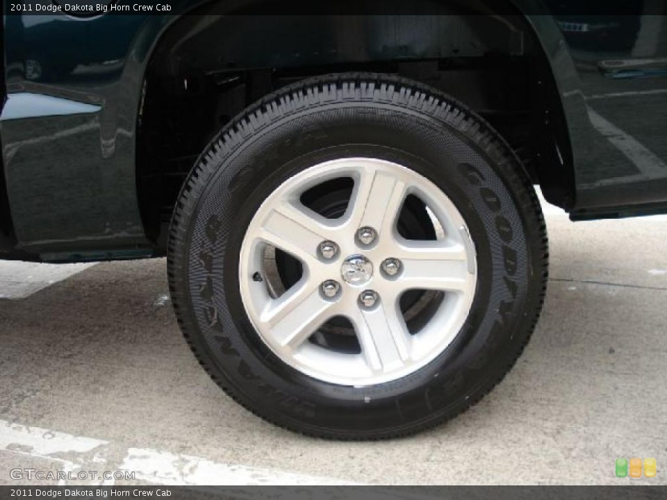 2011 Dodge Dakota Big Horn Crew Cab Wheel and Tire Photo #39268179