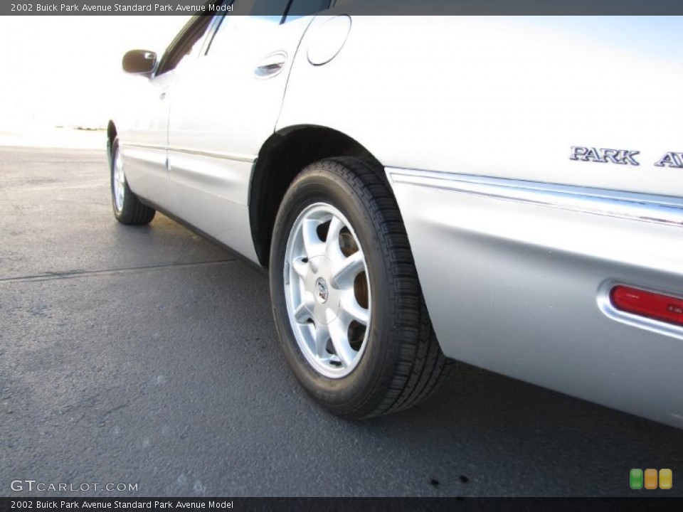 2002 Buick Park Avenue  Wheel and Tire Photo #39277727