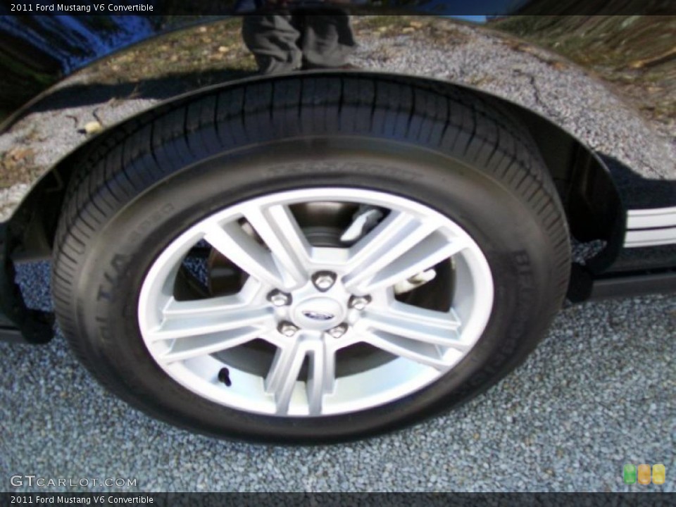 2011 Ford Mustang V6 Convertible Wheel and Tire Photo #39280235