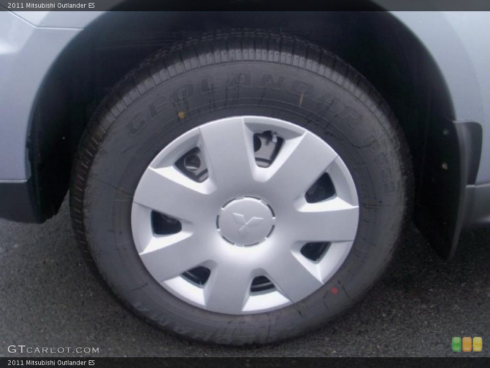 2011 Mitsubishi Outlander ES Wheel and Tire Photo #39304865