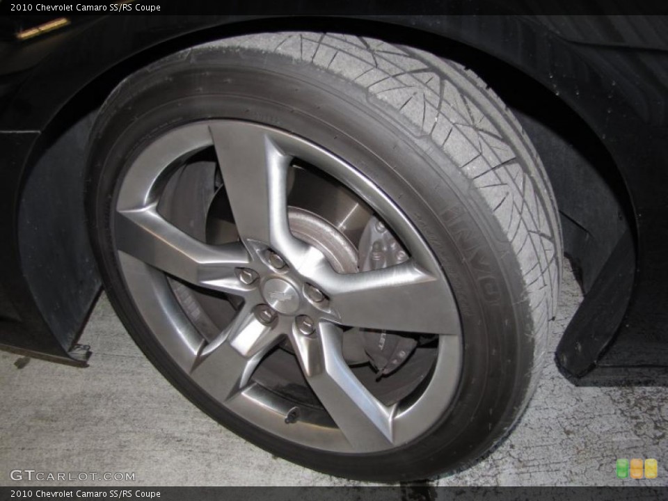 2010 Chevrolet Camaro SS/RS Coupe Wheel and Tire Photo #39320553