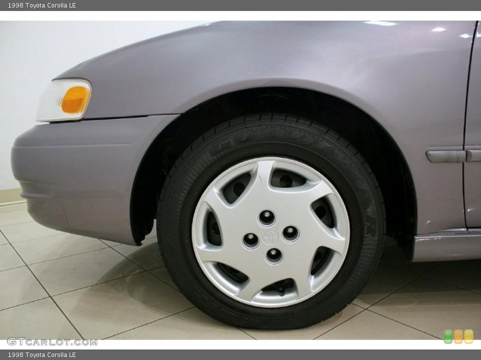 1998 Toyota Corolla LE Wheel and Tire Photo #39328412