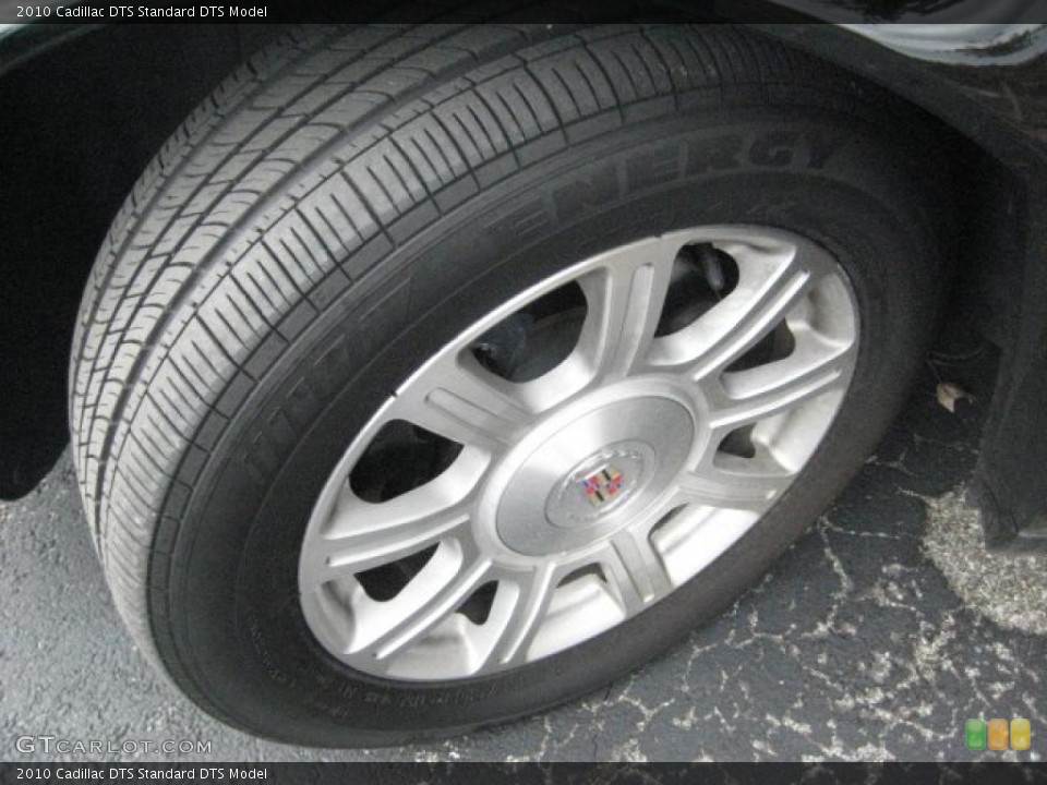 2010 Cadillac DTS  Wheel and Tire Photo #39335208
