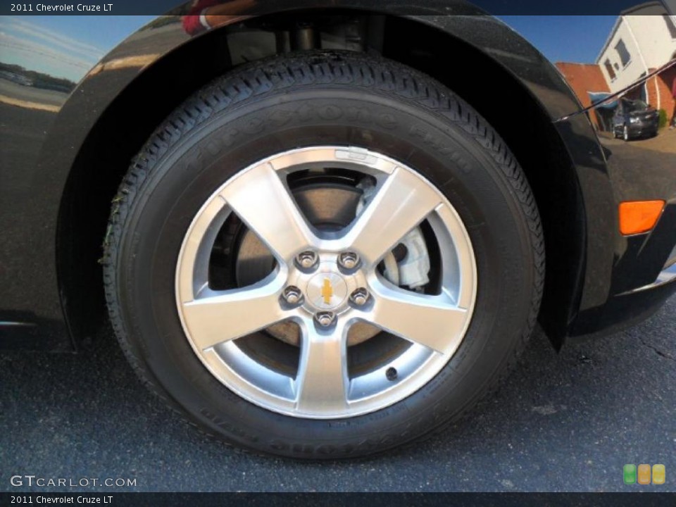 2011 Chevrolet Cruze LT Wheel and Tire Photo #39342604