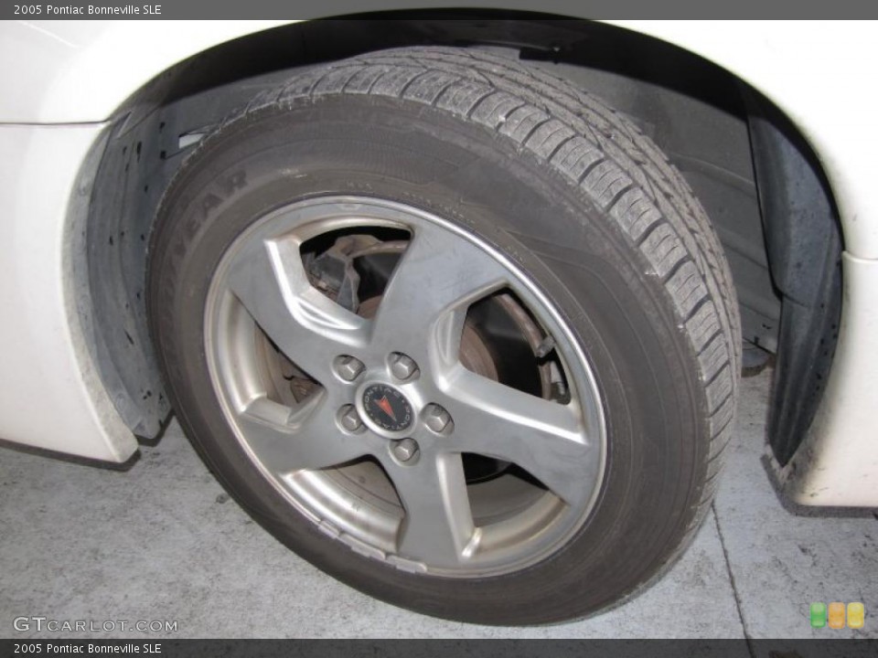 2005 Pontiac Bonneville SLE Wheel and Tire Photo #39411369