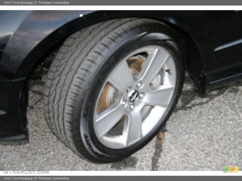2007 Ford Mustang GT Premium Convertible Wheel and Tire Photo #39422090