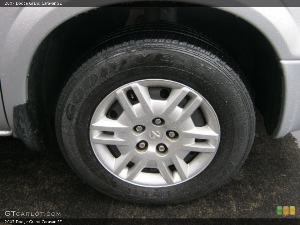 2007 Dodge Grand Caravan SE Wheel and Tire Photo #39424454