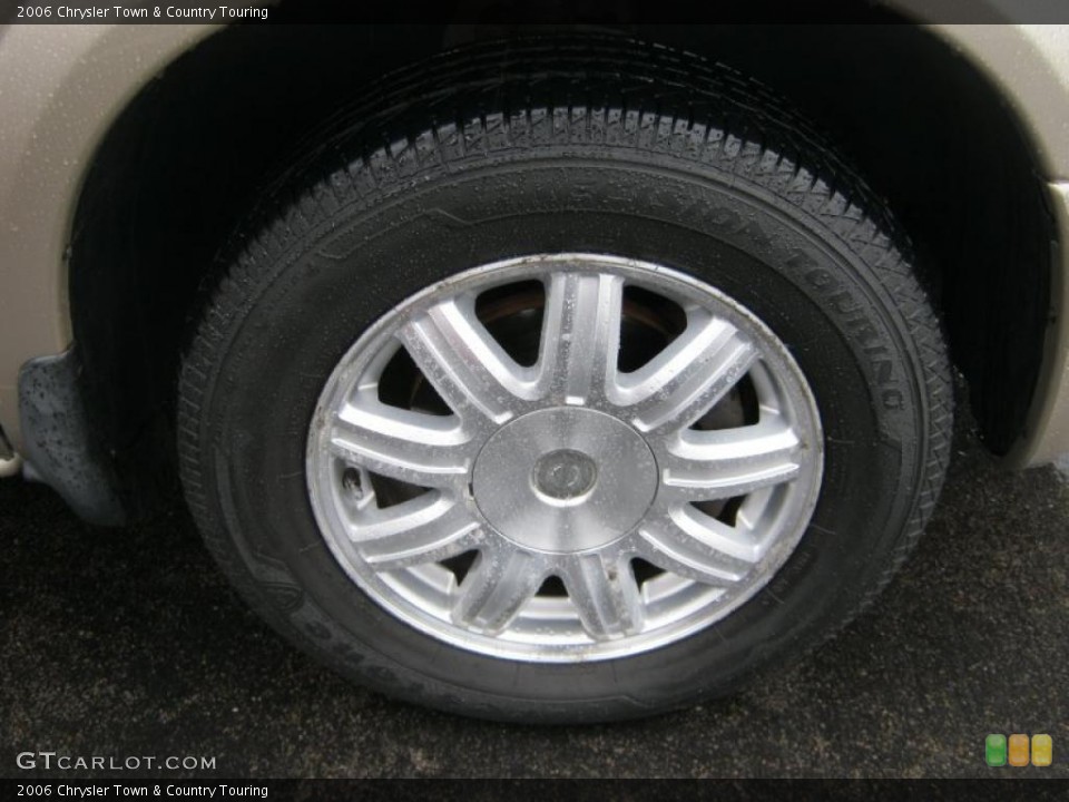 2006 Chrysler Town & Country Touring Wheel and Tire Photo #39424886