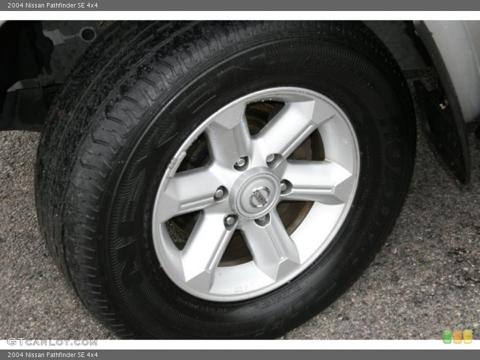 2004 Nissan Pathfinder SE 4x4 Wheel and Tire Photo #39428386