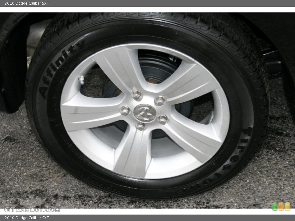 2010 Dodge Caliber SXT Wheel and Tire Photo #39430302