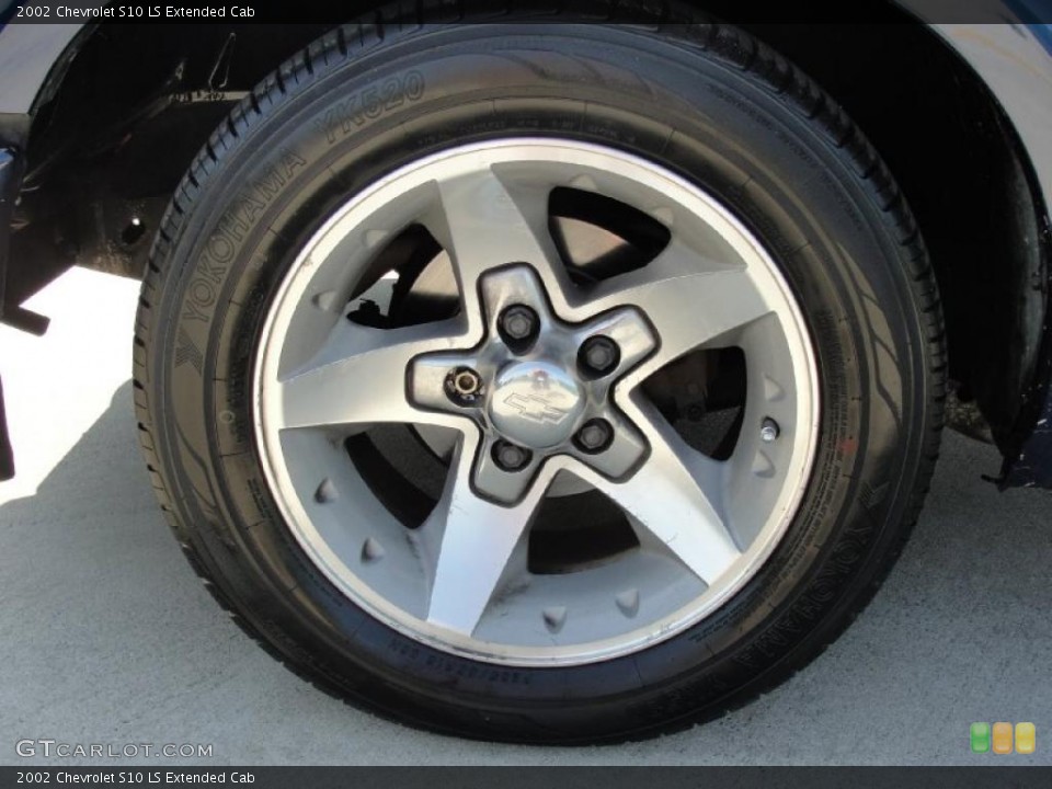 2002 Chevrolet S10 LS Extended Cab Wheel and Tire Photo #39513060