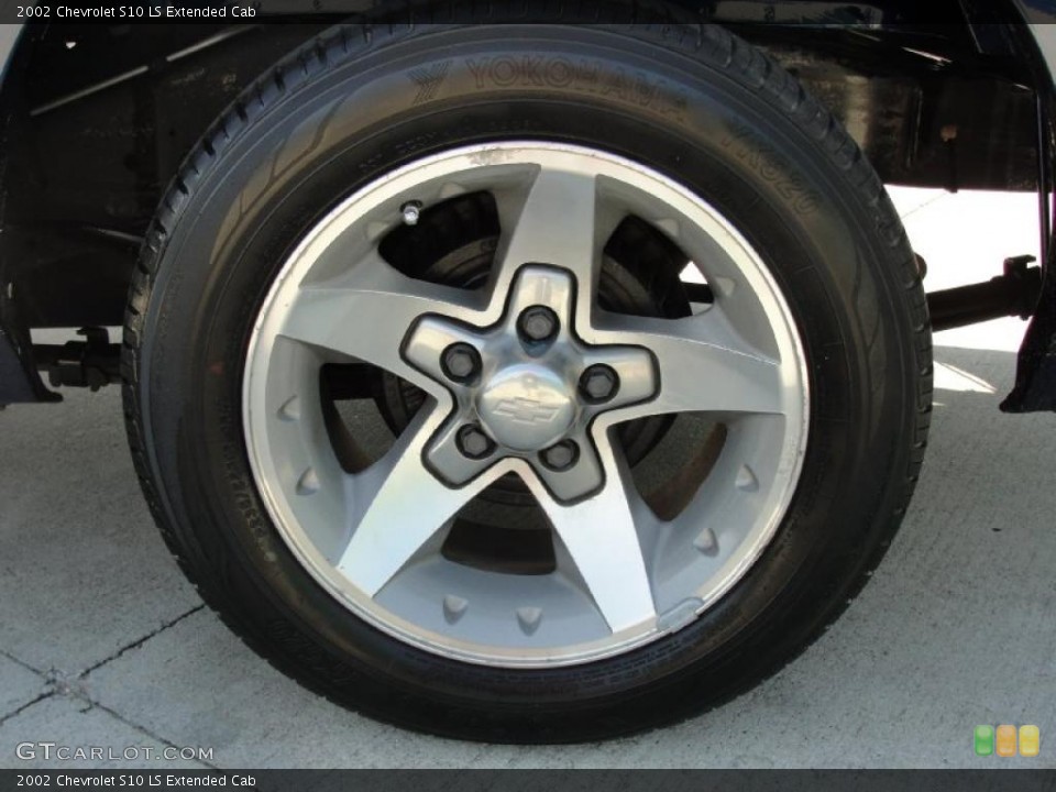 2002 Chevrolet S10 LS Extended Cab Wheel and Tire Photo #39513072