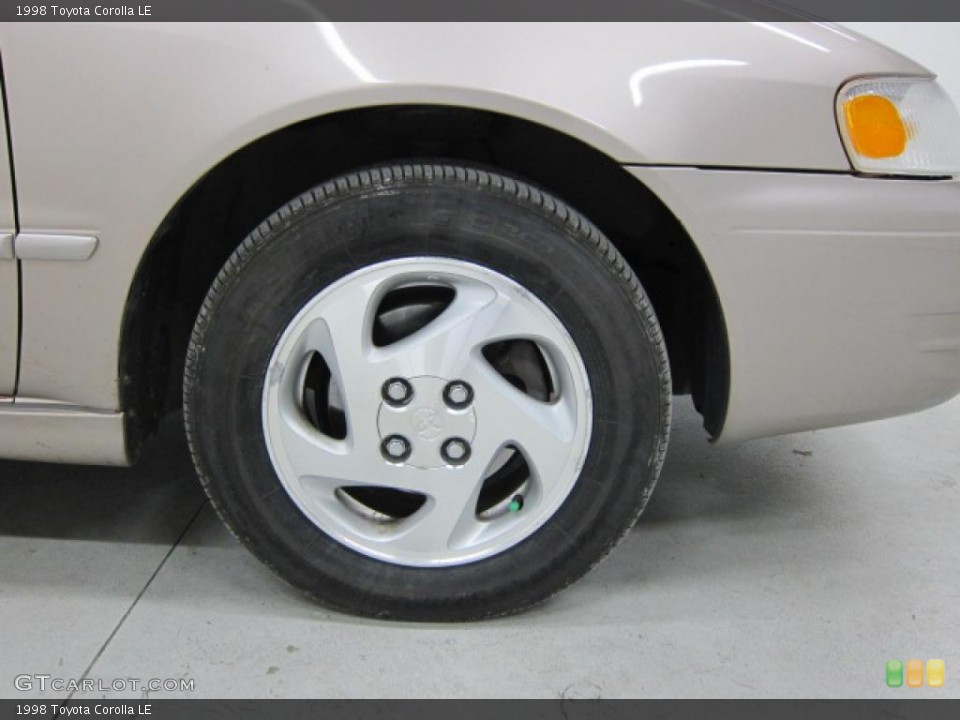 1998 Toyota Corolla LE Wheel and Tire Photo #39513492