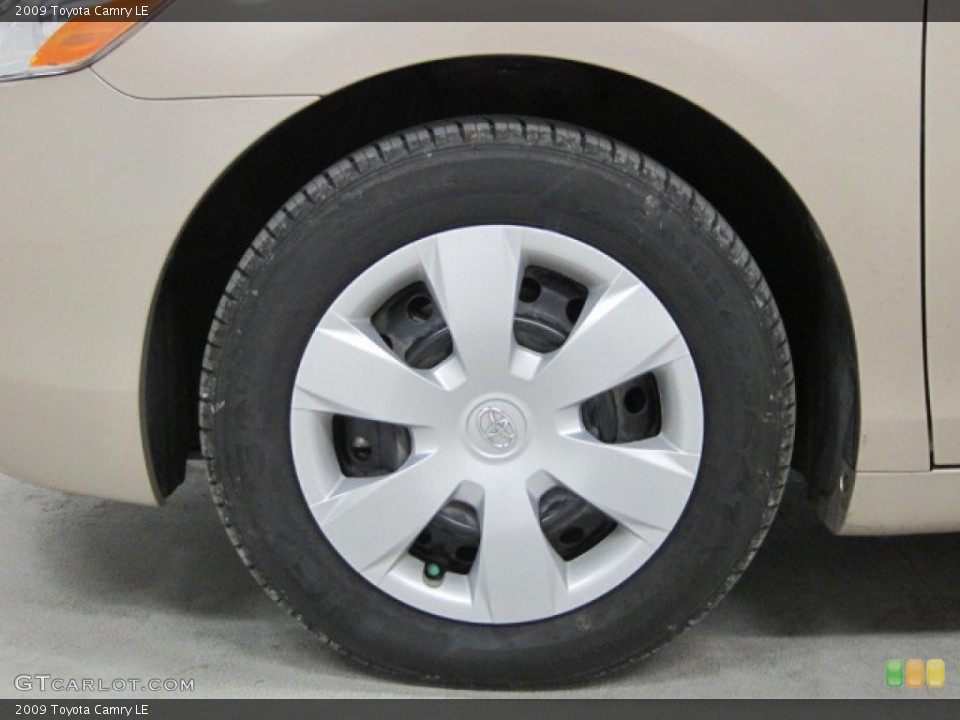 2009 Toyota Camry LE Wheel and Tire Photo #39535515