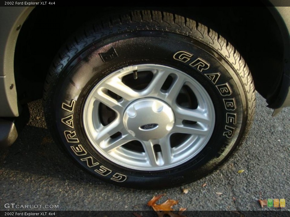 2002 Ford Explorer XLT 4x4 Wheel and Tire Photo #39544718