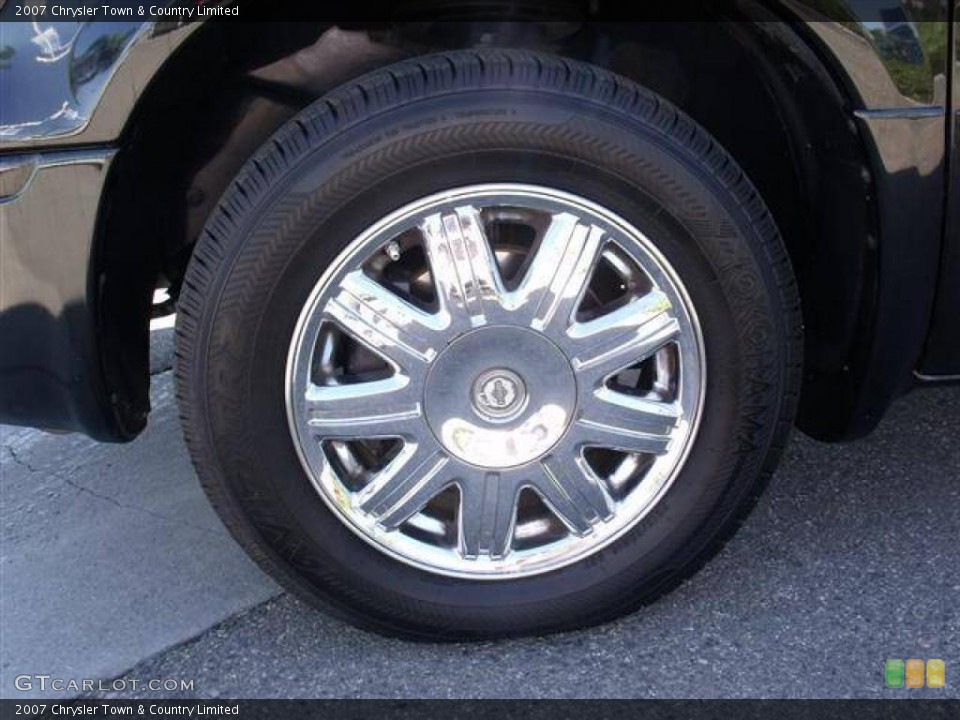 2007 Chrysler Town & Country Limited Wheel and Tire Photo #39576701